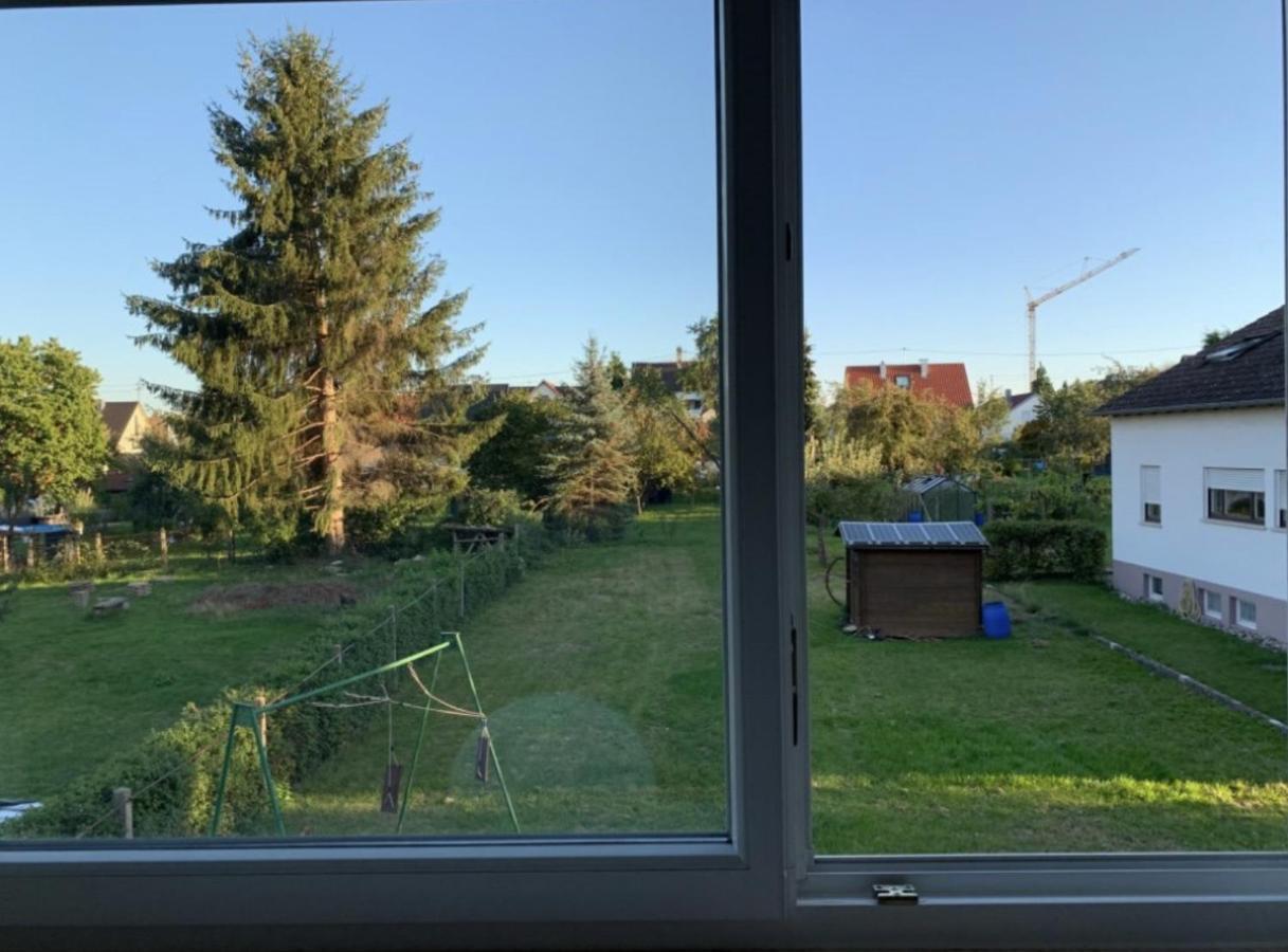Sonnige 3 Zimmer Wohnung Mit Schoenem Balkon Im Gruenen Reutlingen Esterno foto