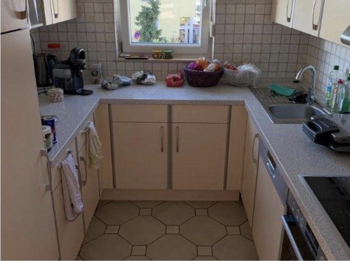 Sonnige 3 Zimmer Wohnung Mit Schoenem Balkon Im Gruenen Reutlingen Esterno foto