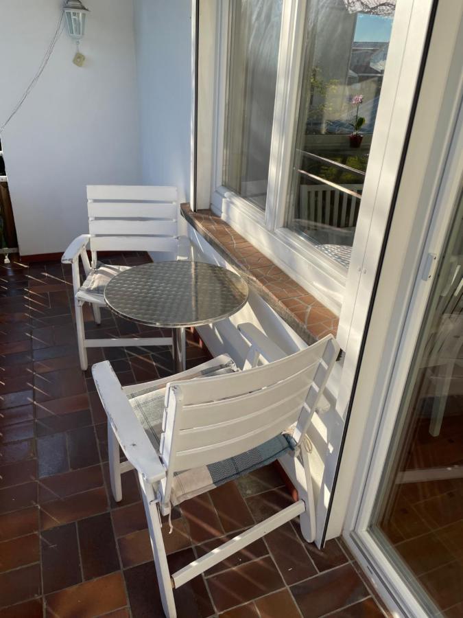 Sonnige 3 Zimmer Wohnung Mit Schoenem Balkon Im Gruenen Reutlingen Esterno foto