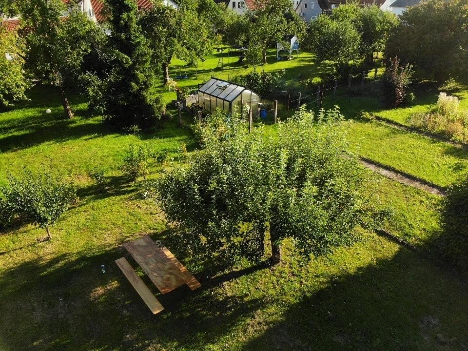 Sonnige 3 Zimmer Wohnung Mit Schoenem Balkon Im Gruenen Reutlingen Esterno foto