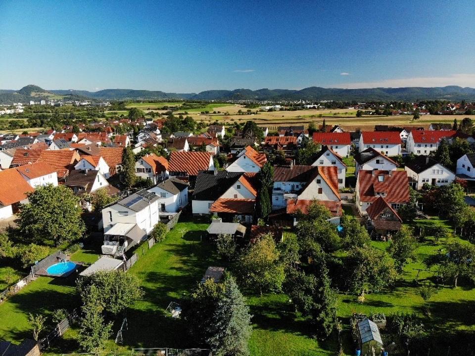 Sonnige 3 Zimmer Wohnung Mit Schoenem Balkon Im Gruenen Reutlingen Esterno foto