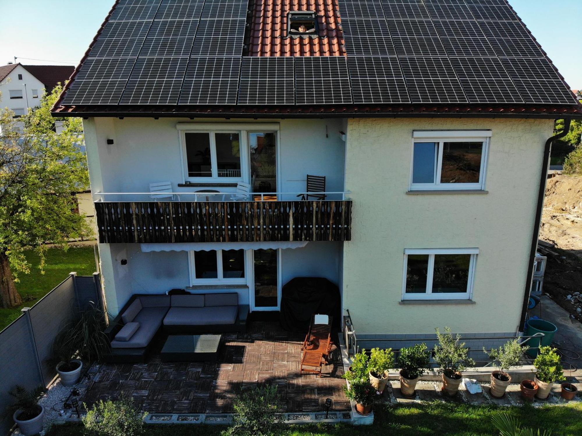 Sonnige 3 Zimmer Wohnung Mit Schoenem Balkon Im Gruenen Reutlingen Esterno foto